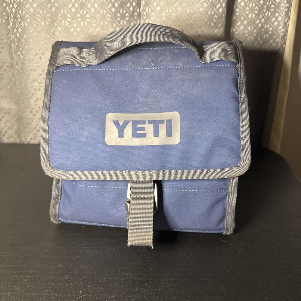 Yeti Daytrip Lunch Bag Navy Blue Foldable Insulated Lunchbox
